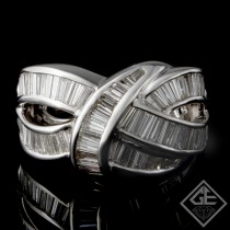18k White Gold Ladies Fashion Ring with 3.26 carat Baguette Cut Diamonds 