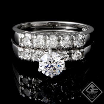 Ladies Diamond Bridal set Ring with 0.60 carat Round Brilliant cut side diamonds